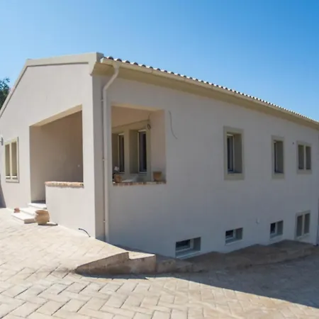 Feriehus Corfu Cicada House *